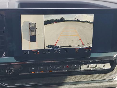 Used 2024 Chevrolet Silverado 1500 ZR2 w/ Technology Package image 30