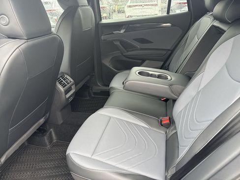New 2026 Volkswagen Tiguan SE R-Line AWD/4WD image 30