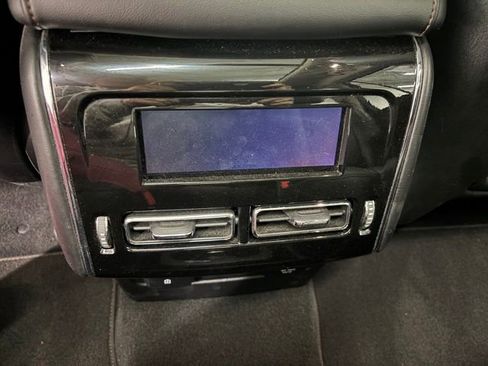 Used 2024 Lincoln Aviator Reserve AWD/4WD image 11