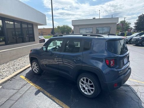 Used 2021 Jeep Renegade Latitude w/ Convenience Group AWD/4WD image 2