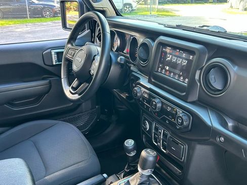 Certified 2022 Jeep Wrangler Unlimited Sport image 34