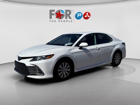 Used 2023 Toyota Camry LE image 8