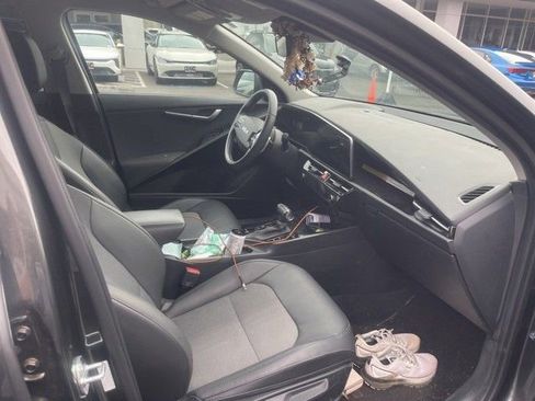 Used 2023 Kia Niro EX image 6