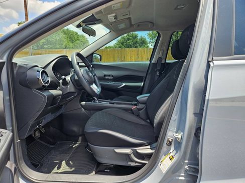 Used 2024 Nissan Kicks SV FWD image 18
