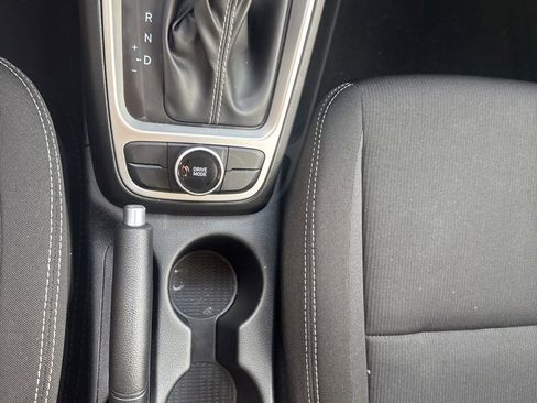 Used 2025 Hyundai Venue SEL image 24