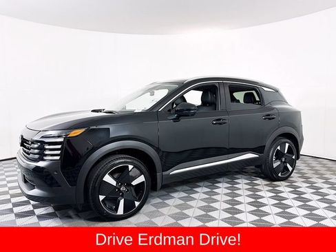 Used 2025 Nissan Kicks SR AWD/4WD image 2