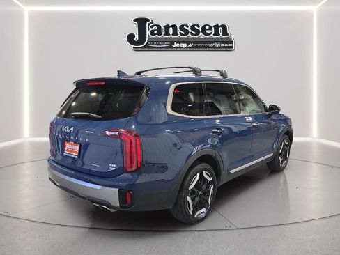 Used 2025 Kia Telluride S image 4