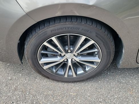 Used 2017 Toyota Corolla LE w/ LE Premium Package w/Moonroof FWD image 34