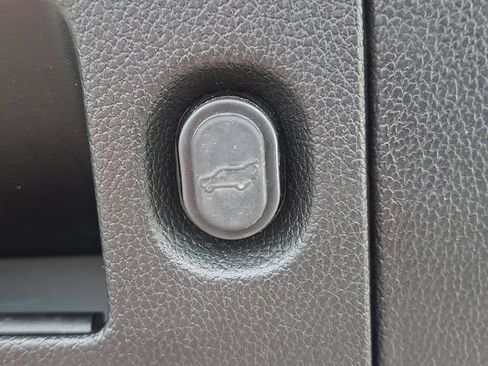 Used 2020 Cadillac Escalade Luxury AWD/4WD image 31
