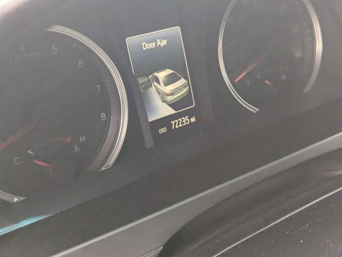 Used 2017 Toyota Camry XSE image 14