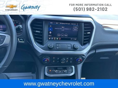 Used 2021 GMC Acadia SLE w/ Driver Convenience Package FWD image 17