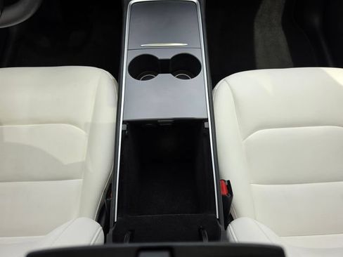 Used 2022 Tesla Model Y Performance AWD/4WD image 37