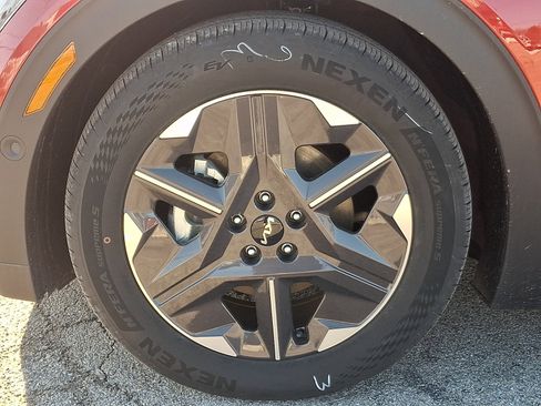 New 2025 Kia EV6 Light w/ Light LR Technology Package AWD/4WD image 8