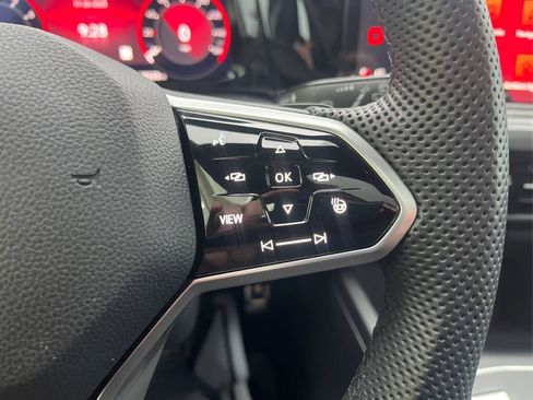 Used 2022 Volkswagen GTI SE image 31