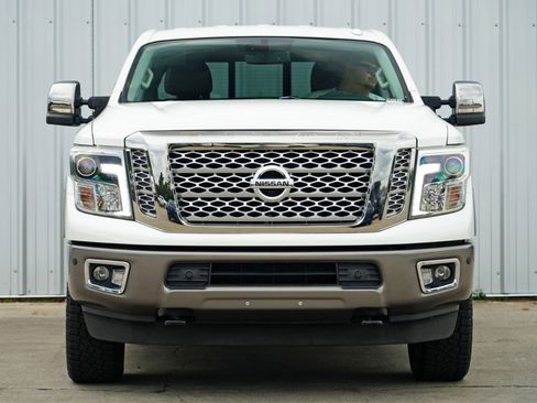Used 2016 Nissan Titan Platinum Reserve image 6