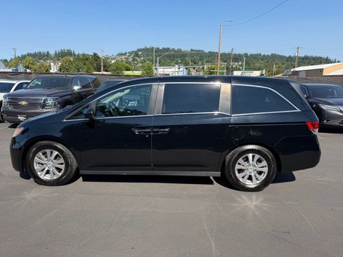 Used 2017 Honda Odyssey SE image 7