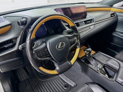 Used 2019 Lexus ES 350 w/ Accessory Package 2 FWD image 13