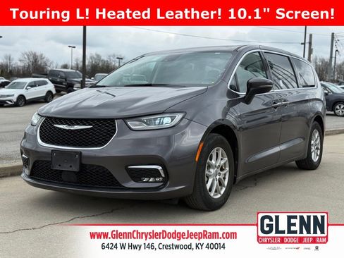 Used 2023 Chrysler Pacifica Touring-L image 1
