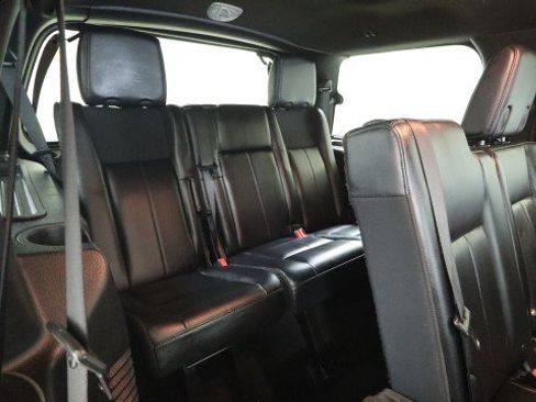 Used 2017 Ford Expedition XLT w/ Equipment Group 201A AWD/4WD image 12