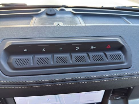 New 2025 Ford Bronco Badlands image 34