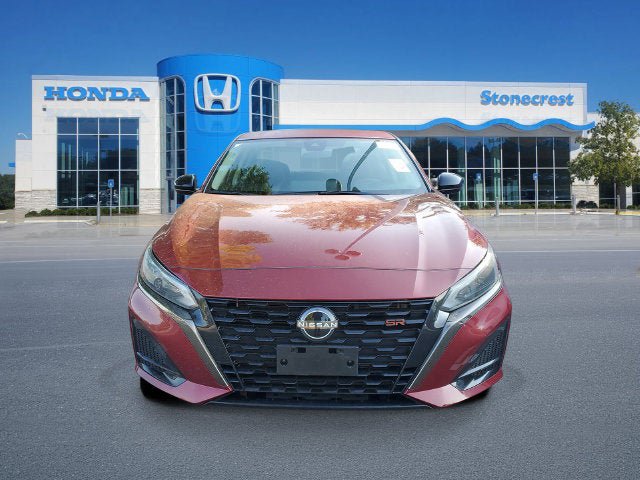 Used 2023 Nissan Altima 2.5 SR w/ SR Premium Package FWD image 3