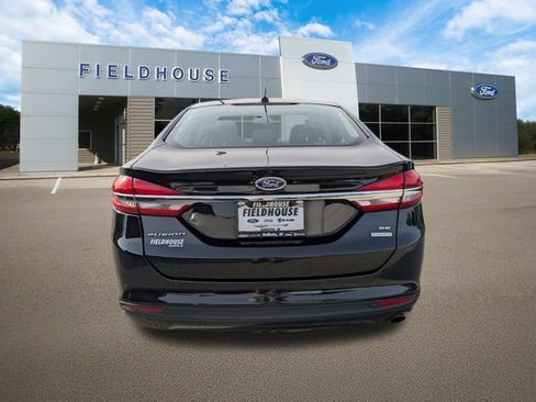 Used 2017 Ford Fusion SE w/ Fusion SE Technology Package FWD image 10