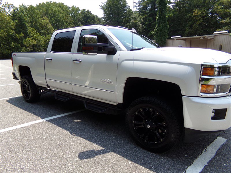 Used 2019 Chevrolet Silverado 2500 High Country w/ Duramax Plus Package AWD/4WD image 5