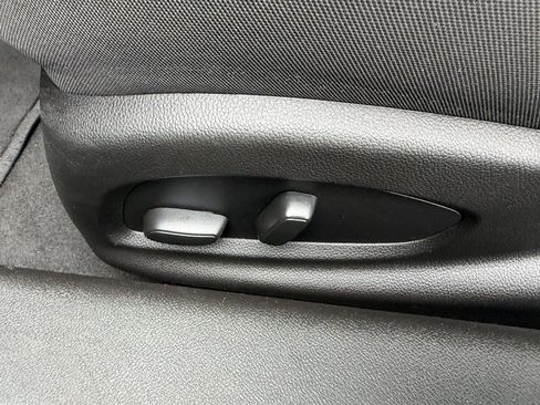 Used 2023 Chevrolet Camaro LT RWD image 15
