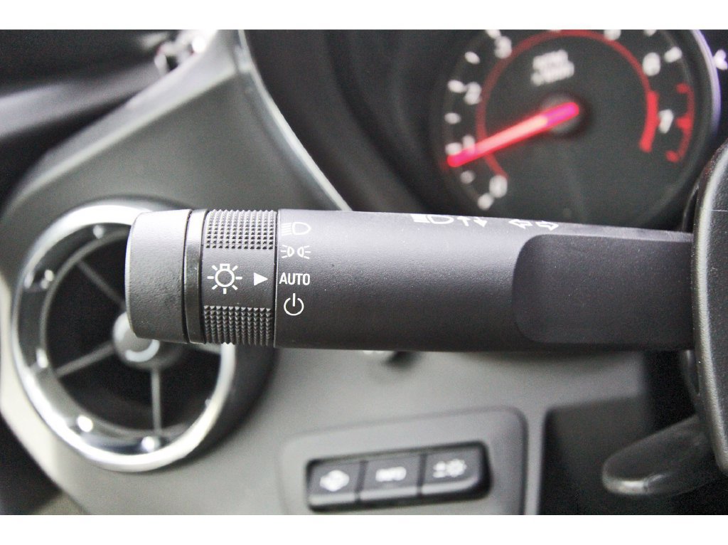 Used 2020 Chevrolet Camaro ZL1 RWD image 19