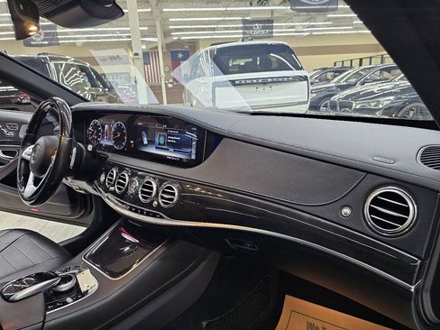 Used 2020 Mercedes-Benz S 560 Sedan image 22