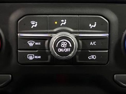 Used 2021 Chevrolet Silverado 1500 RST w/ Z71 Off-Road Package AWD/4WD image 35