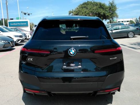Used 2023 BMW iX xDrive50 AWD/4WD image 12