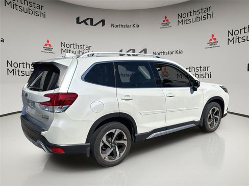 Used 2022 Subaru Forester Touring AWD/4WD image 6