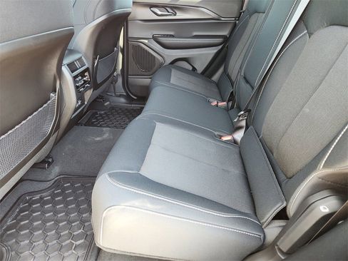 New 2025 Jeep Grand Cherokee Laredo X image 22