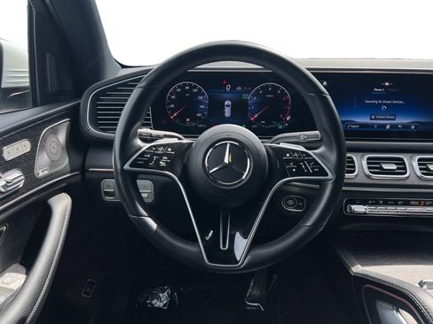 Used 2024 Mercedes-Benz GLS 450 4MATIC image 12