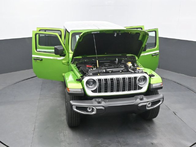 New 2026 Jeep Wrangler Unlimited Sahara w/ Whitecap Package AWD/4WD image 70