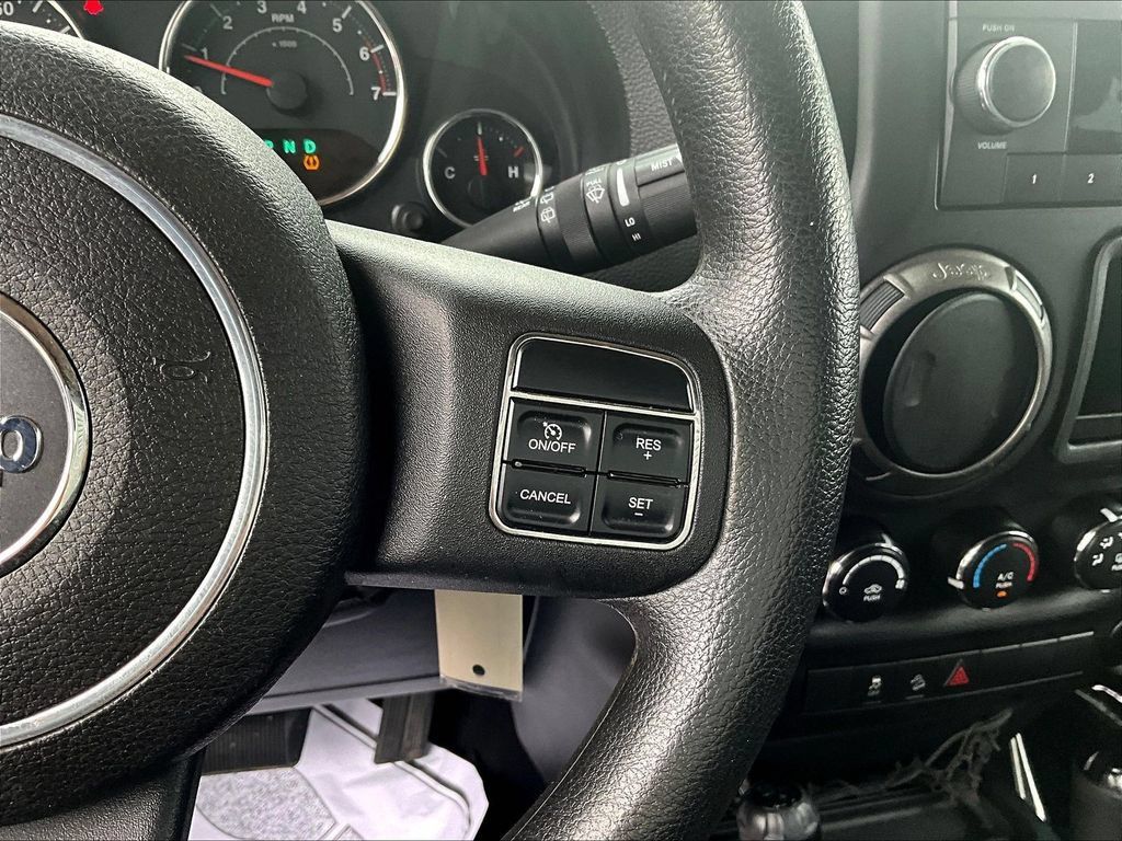 Used 2011 Jeep Wrangler Sport AWD/4WD image 14