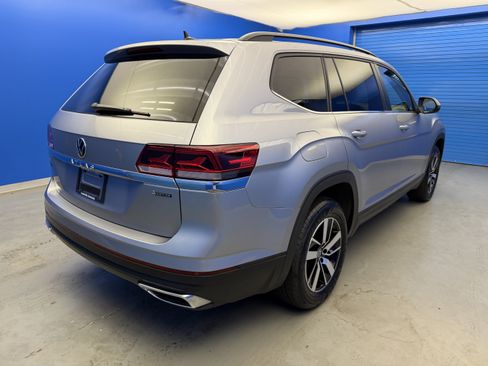 Used 2023 Volkswagen Atlas SE AWD/4WD image 7