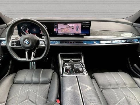 Used 2023 BMW 740i RWD image 7