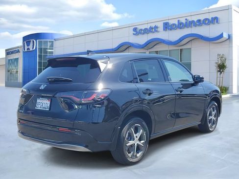 Certified 2025 Honda HR-V EX-L image 4