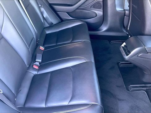 Used 2019 Tesla Model 3 Long Range image 17