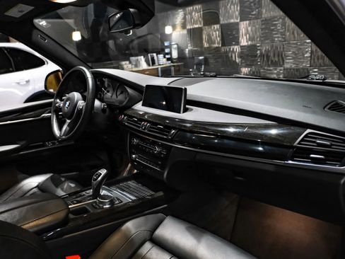 Used 2018 BMW X5 xDrive50i image 11