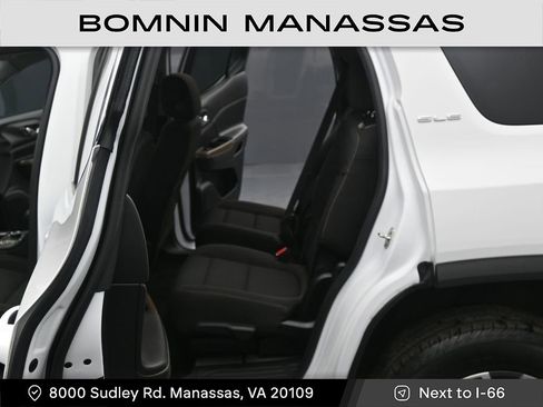 Used 2023 GMC Acadia SLE w/ Driver Convenience Package image 12