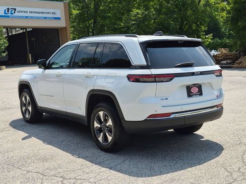 Certified 2022 Jeep Grand Cherokee Limited 4xe w/ Luxury Tech Group II AWD/4WD image 8
