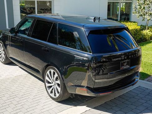 Used 2023 Land Rover Range Rover Long Wheelbase Autobiography image 17