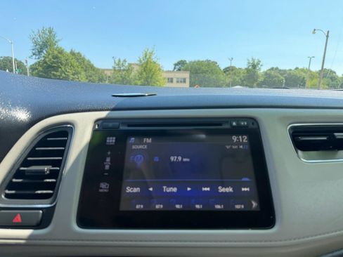 Used 2016 Honda HR-V EX image 12