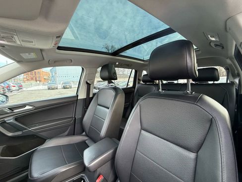 Used 2018 Volkswagen Tiguan SE w/ Panoramic Sunroof Package image 22