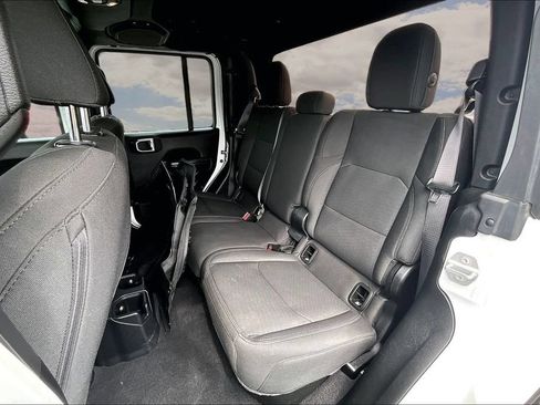 Used 2021 Jeep Gladiator Sport AWD/4WD image 23