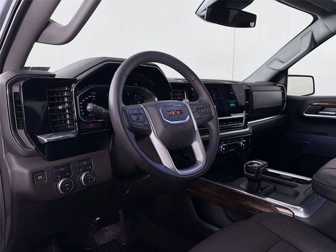 Used 2025 GMC Sierra 1500 Elevation AWD/4WD image 9
