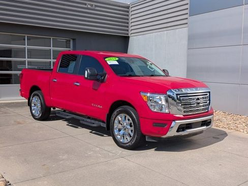 Used 2024 Nissan Titan SV w/ SV Convenience Package AWD/4WD image 2